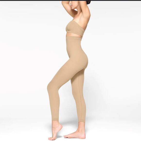 Skims Seamless Sculpt Leggings Sand NWOT - Picture 1 of 5
